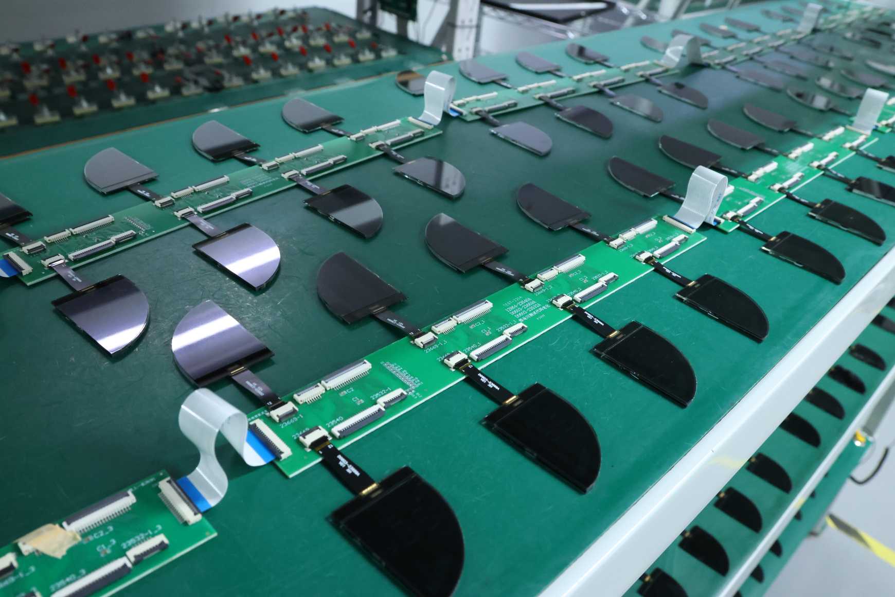 Sự tích hợp xuyên ngành của các công nghệ hiển thị thúc đẩy thị trường hàng trăm tỷ đô la, các nhà sản xuất LCD Trung Quốc chạy đua để giành lấy đường đua tùy chỉnh