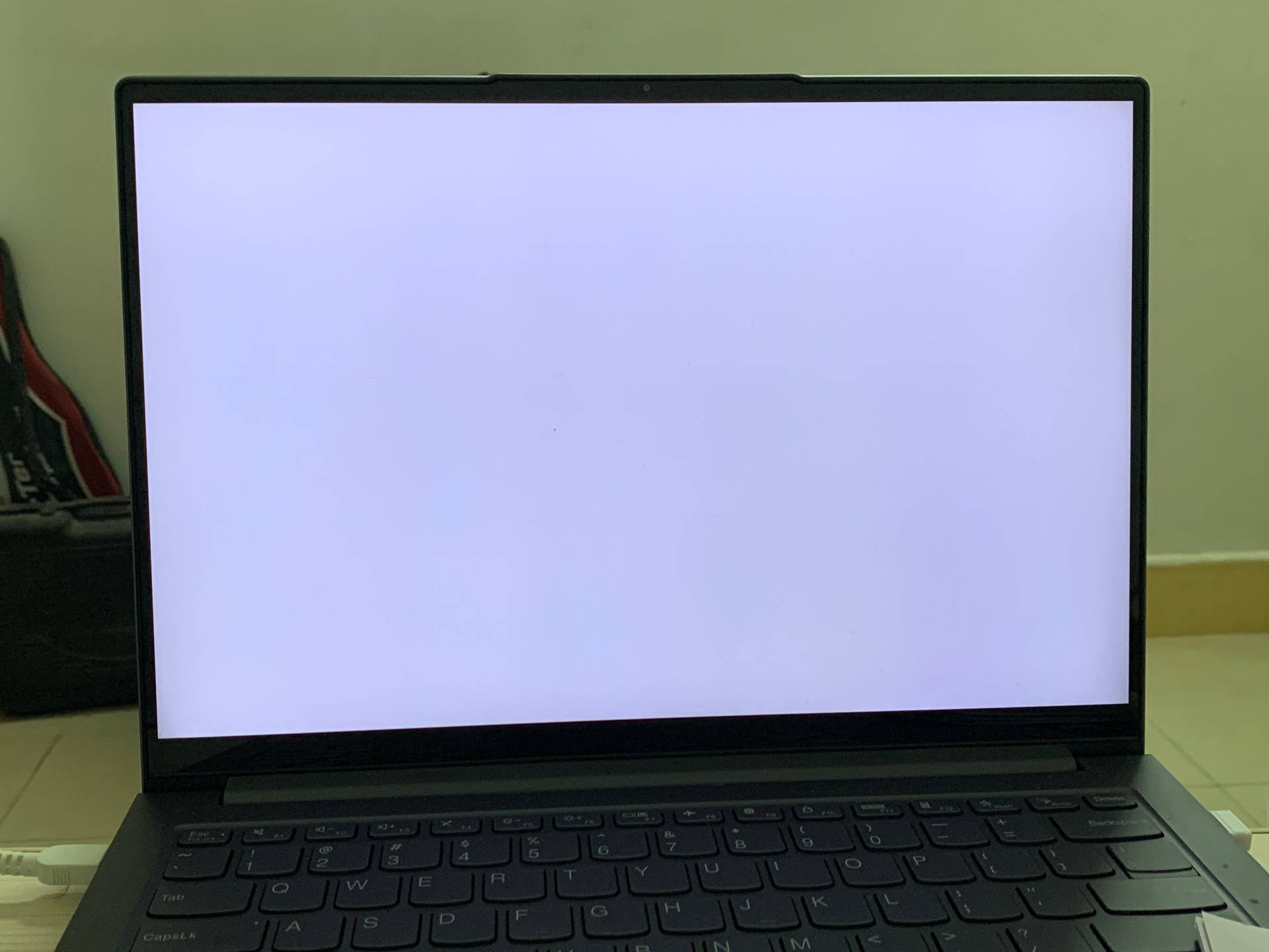 Vấn đề nan giải của màn hình LCD trắng? Phương pháp khắc phục sự cố ba bước của CNK mang lại khả năng giải quyết hiệu quả!