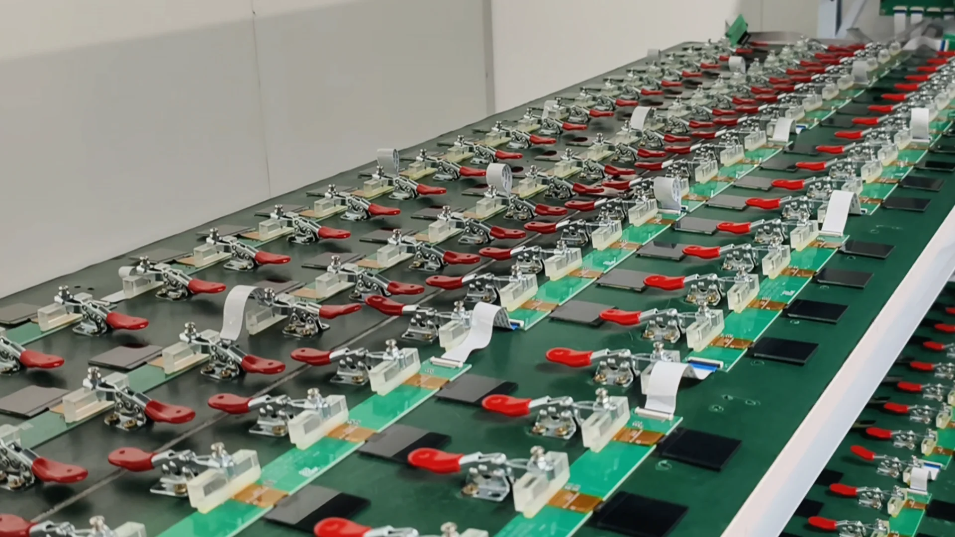 Hướng dẫn thiết kế nhiệt độ môi trường TFT: Lời khuyên chuyên nghiệp từ CNK Electronics