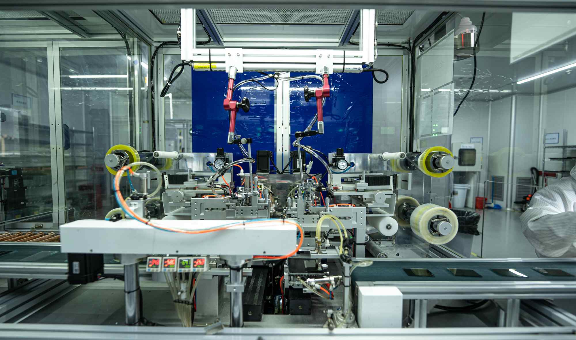 Căn chỉnh chính xác và lắp ráp tế bào: Phân tích các quy trình chà xát và phủ PI trong sản xuất LCD